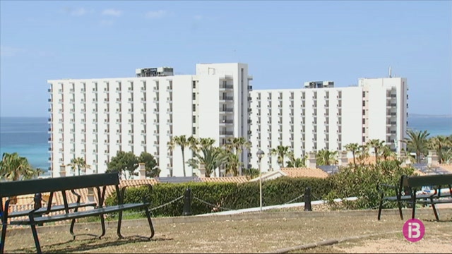 Les+cadenes+hoteleres+agruparan+els+turistes+i+tancaran+part+de+la+planta+a+Menorca