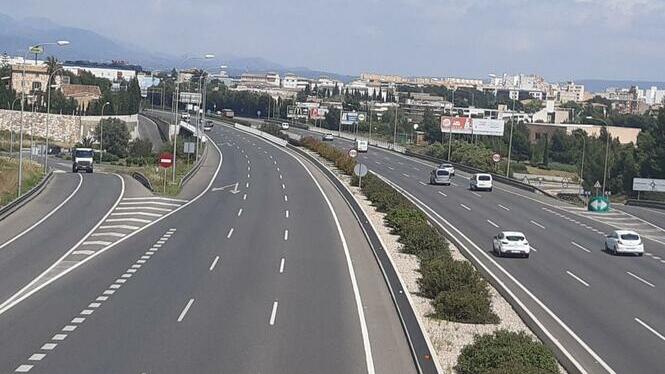 El trànsit rodat cau un 83%25 a les carreteres de Mallorca durant el primer mes de l’estat d’alarma