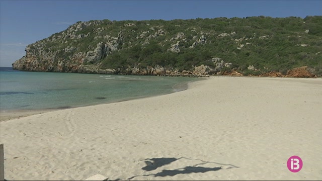 10+persones%2C+multades+a+Menorca+durant+el+desconfinament+per+prendre+el+sol+o+nedar+a+la+platja
