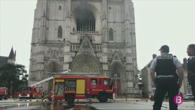 Incendi+a+la+catedral+de+Nantes