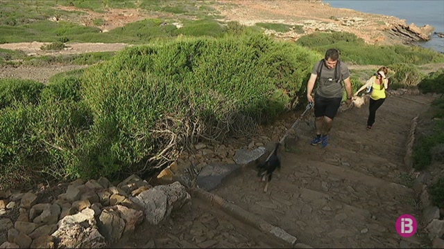 Menorca actua als trams més inaccessibles del Camí de Cavalls per evitar-ne la degradació