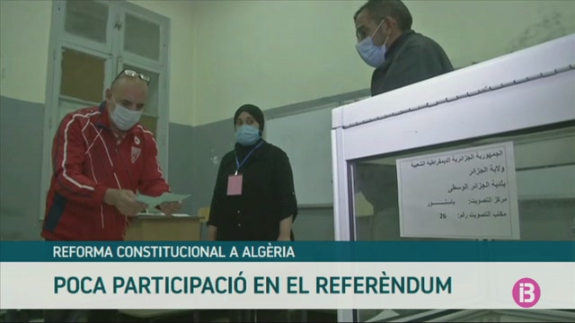 El 67 per cent a favor de la reforma de la Constitució a Algèria