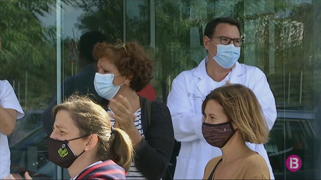 La protesta pel cessament del cap d’UCI del Mateu Orfila s’estén arreu de l’hospital