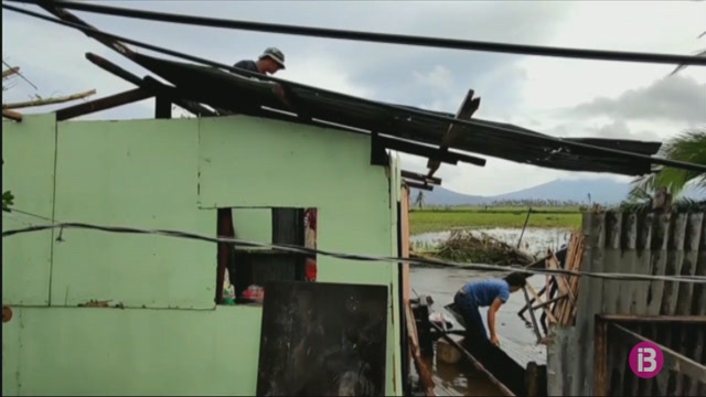 El tifó Vamco assola l’illa filipina de Luzon