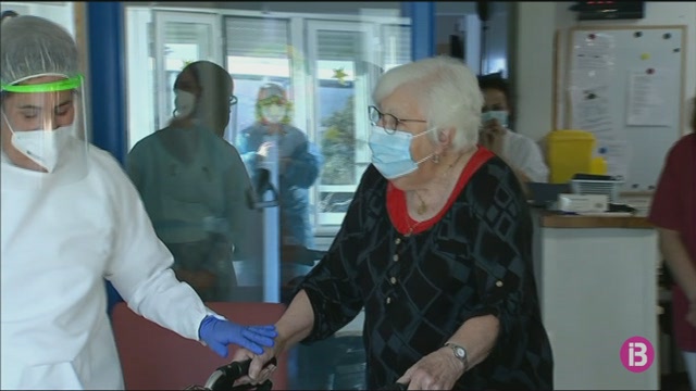 El percentatge de treballadors dels geriàtrics que accepten vaccinar-se creix a Menorca