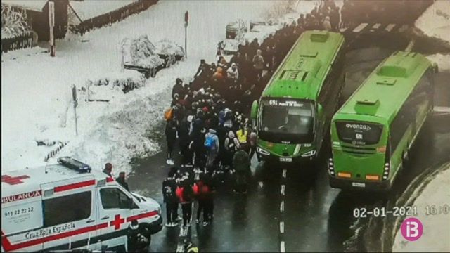 Emergències de Madrid rescata 350 persones atrapades quan havien anat a veure la neu