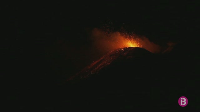 El mont Etna entra en erupció per primera vegada aquest any