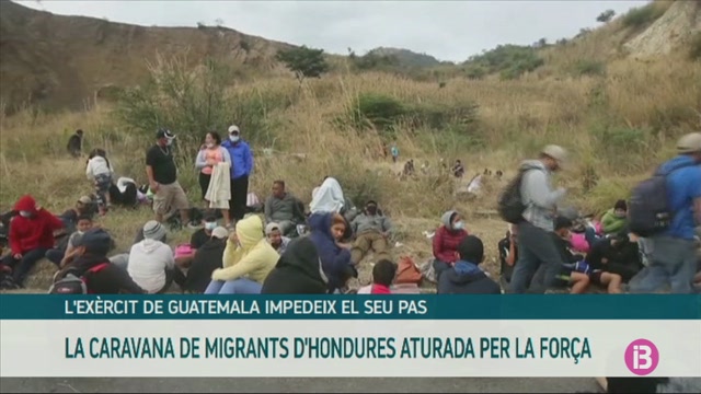 La caravana d’emigrants d’Hondures aturada per la força a Guatemala