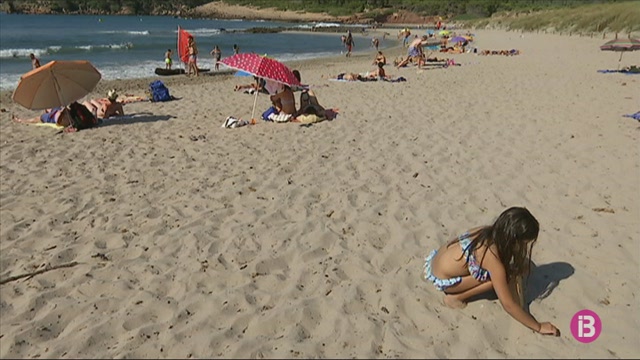 16 platges de Menorca han patit saturació aquest estiu, tot i la pandèmia