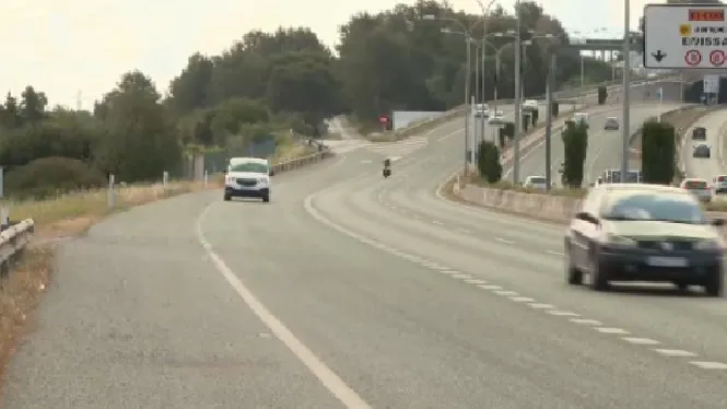 Una jove de 22 anys mor en un accident entre una moto i un cotxe a Eivissa