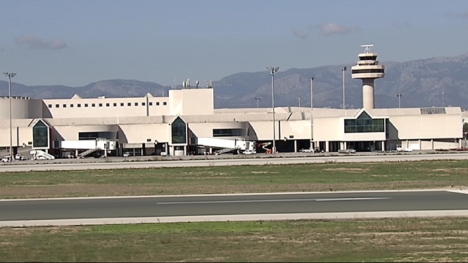 El parlament rebutja l’ampliació de l’aeroport de Son Sant Joan