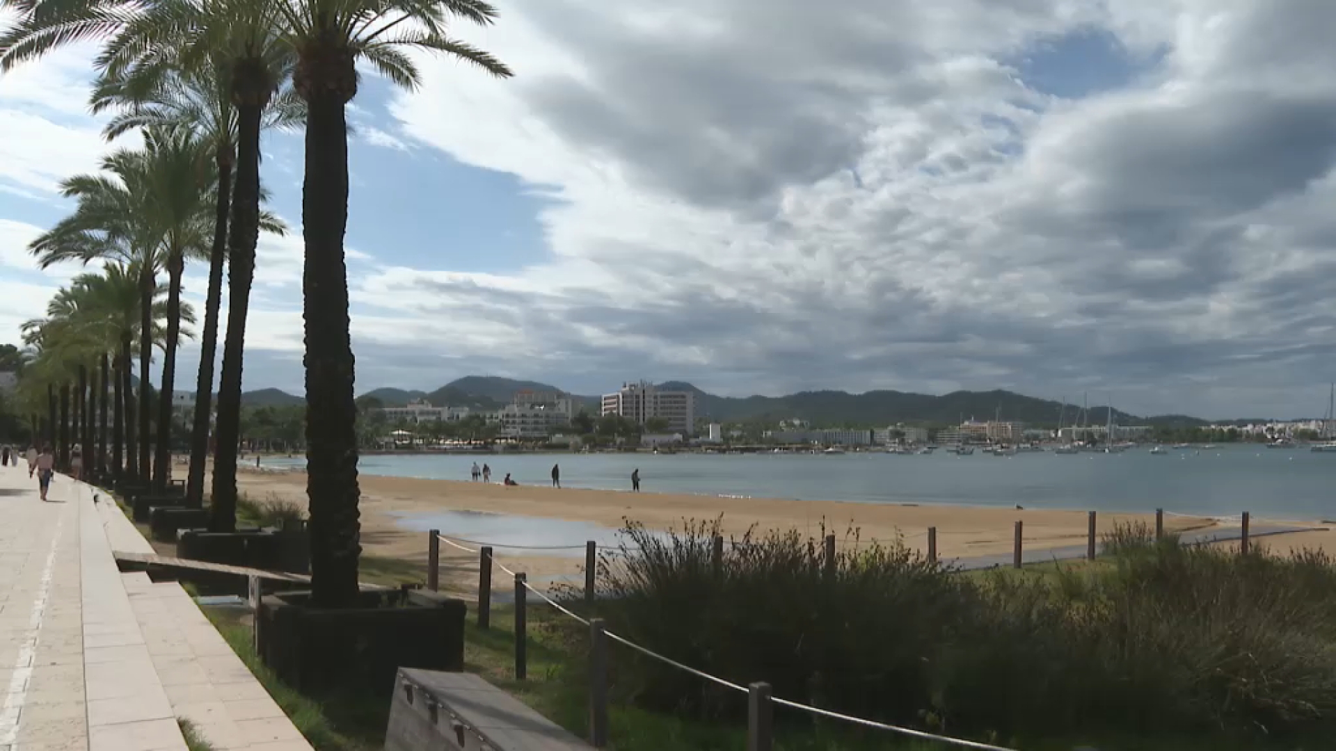 Emerg%C3%A8ncies+prolonga+a+aquest+diumenge+l%E2%80%99av%C3%ADs+taronja+per+pluges+i+tempestes+a+totes+les+Balears