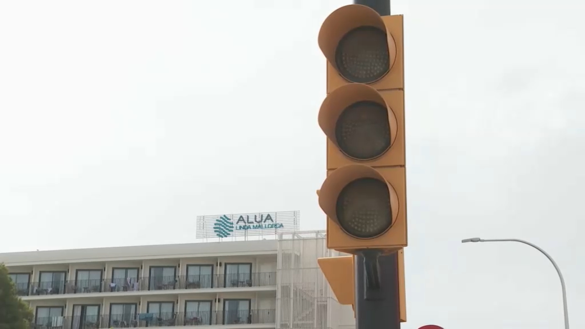 Centenars d’abonats fa més de 24 hores que estan sense electricitat a Platja de Palma