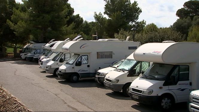 Mallorca+no+%C3%A9s+lloc+per+a+caravanes%3A+nom%C3%A9s+un+c%C3%A0mping+per+a+m%C3%A9s+de+800+furgonetes