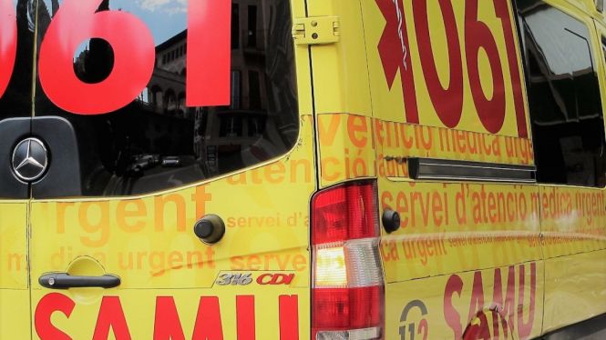Un conductor de 42 anys, greu en xocar contra una palmera a Eivissa