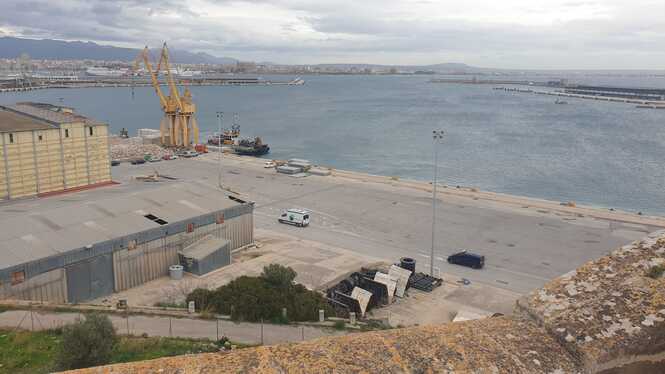 Mor un home de 50 anys en un accident laboral al Port de Palma