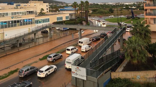 Barrumbada en pocs minuts a Eivissa i Mallorca