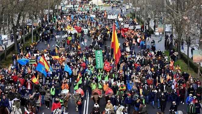 Milers de persones del mon rural es manifesten a Madrid per demanar suport