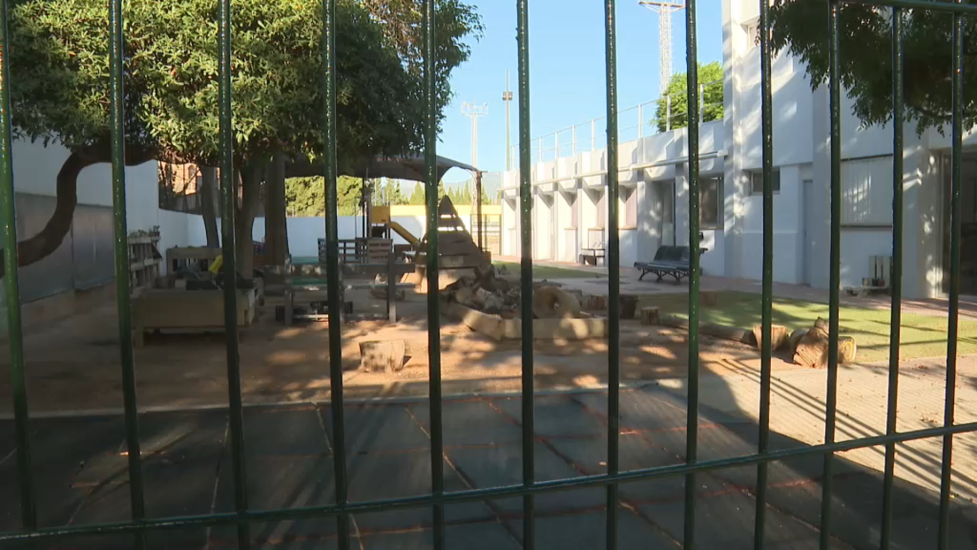 Segon dia sense infants a les aules de l’escola de Son Sardina per un mestre condemnat
