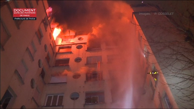 Almanco+una+desena+de+morts+en+l%E2%80%99incendi+d%E2%80%99un+edifici+al+centre+de+Par%C3%ADs