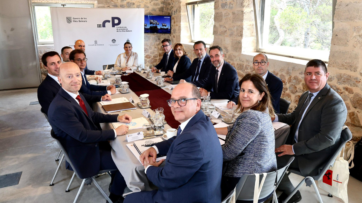 Govern i Consells demanaran una reunió amb la UE per abordar la crisi migratòria