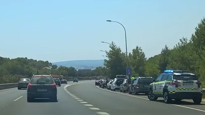 Un accident ocasiona grans retencions a l’autopista d’Andratx