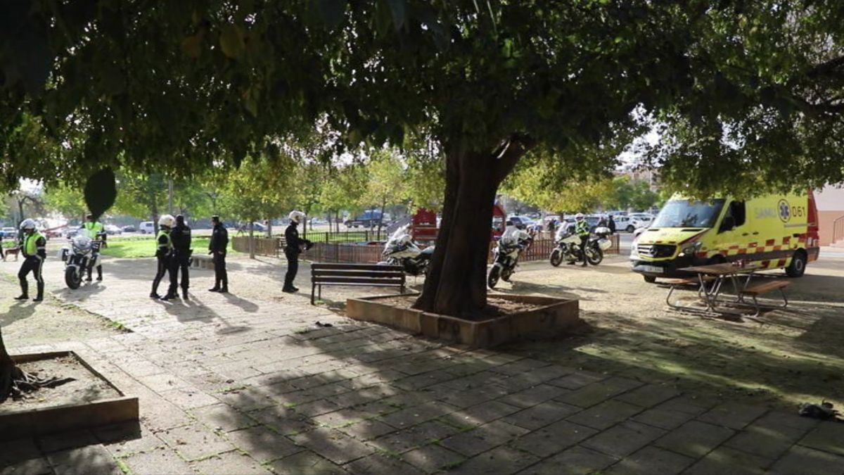 Un home crema una dona al parc infantil de son Peretó, a Palma