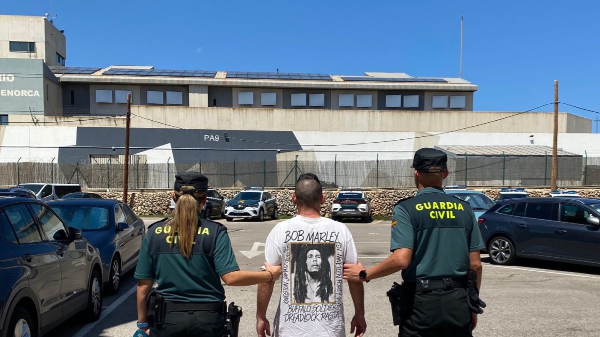 La Guàrdia Civil deté els autors de diversos robatoris en una nau industrial de Sant Lluís