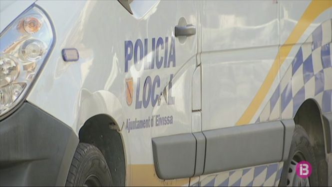 La Policia desallotja una festa il·legal amb 25 joves a Eivissa