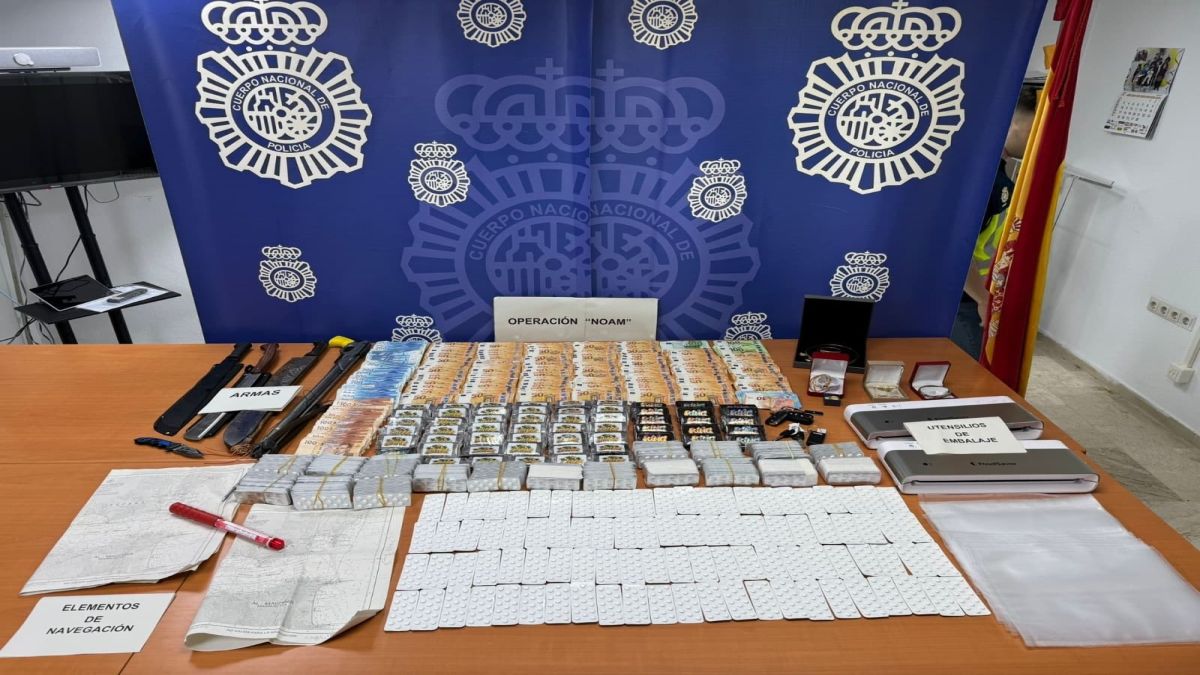Detingut a Eivissa per traficar amb migrants i drogues des del Marroc