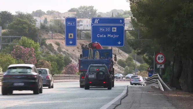 Es torna a barrar al trànsit el tram de la Ma-1 amb el túnel de Gènova per acabar d’enllestir els canvis de carrils