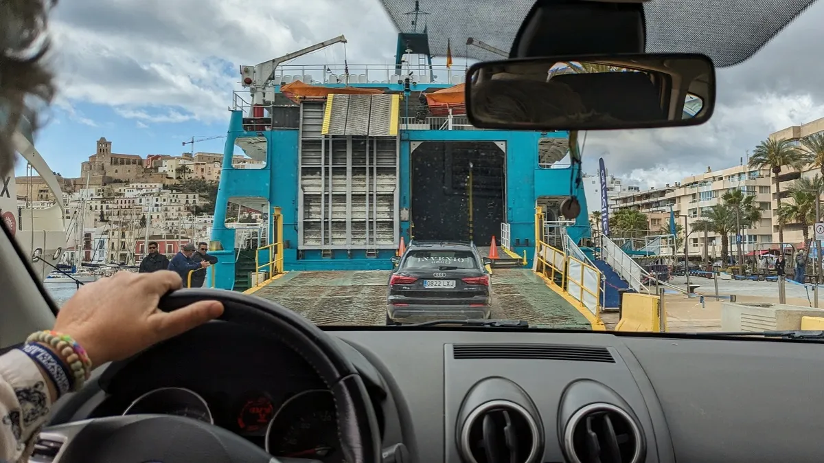 La iniciativa de limitar l’entrada de vehicles a Eivissa arribarà al Parlament després de ser aprovat al Consell