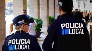 Agents+de+la+Policia+Local+de+Sant+Llu%C3%ADs+s%26apos%3Bofereixen+voluntaris+per+ajudar+en+la+cat%C3%A0strofe+de+Mallorca