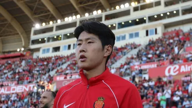 Kang In Lee: “Estic molt content. Vull seguir al Mallorca i competir amb l’equip”