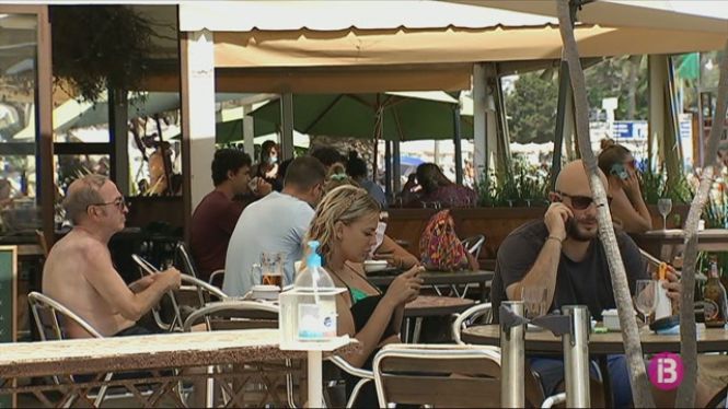 Indignació entre els bars i restaurants d’Eivissa per les noves limitacions d’espai i horari