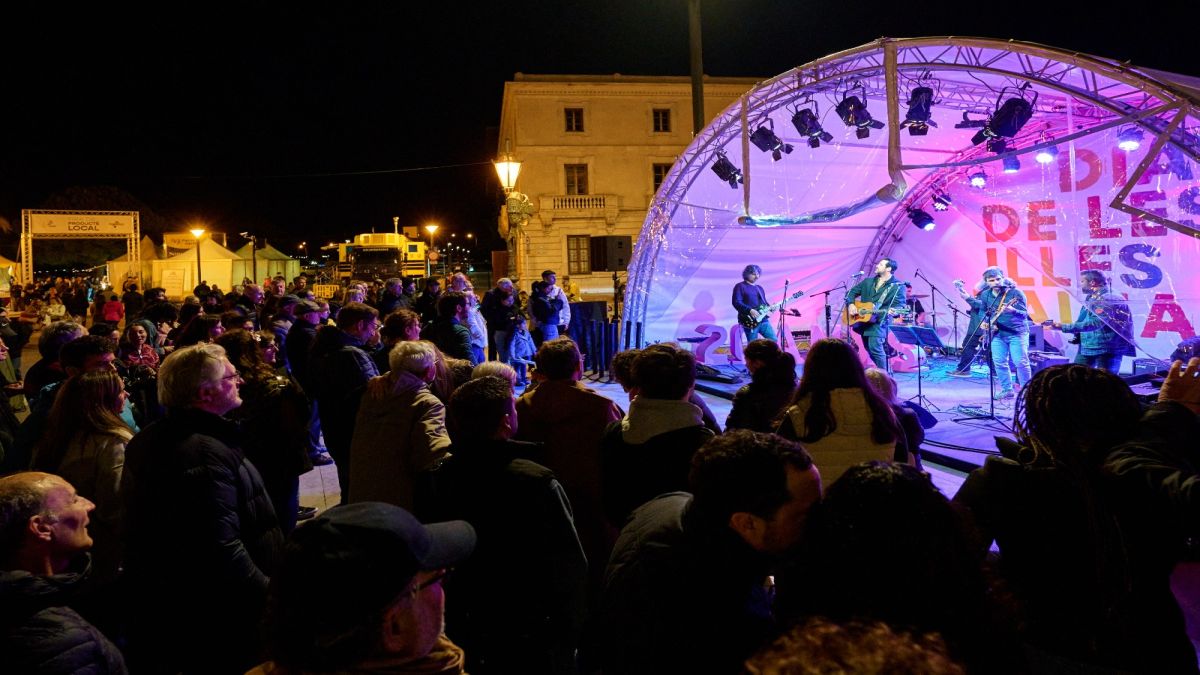 IB3 Ràdio celebra el seu 21è aniversari amb 30 hores de programació en directe al carrer, la culminació de les emissions en DAB+ a totes les Illes i el llançament del projecte IB3 Música