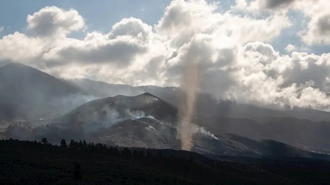 Sense signes d’erupció i es desploma l’emissió de gasos a La Palma