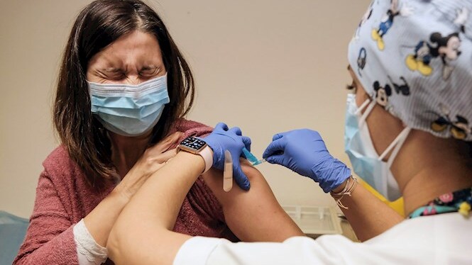 El 40%25 de la plantilla de Son Espases estarà vacunada aquesta setmana