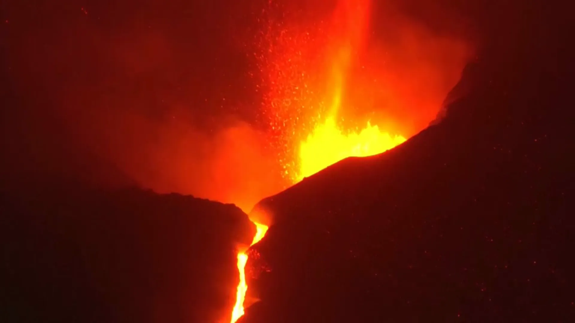 La darrera colada del volcà de La Palma té una massa important de lava i preocupa els experts