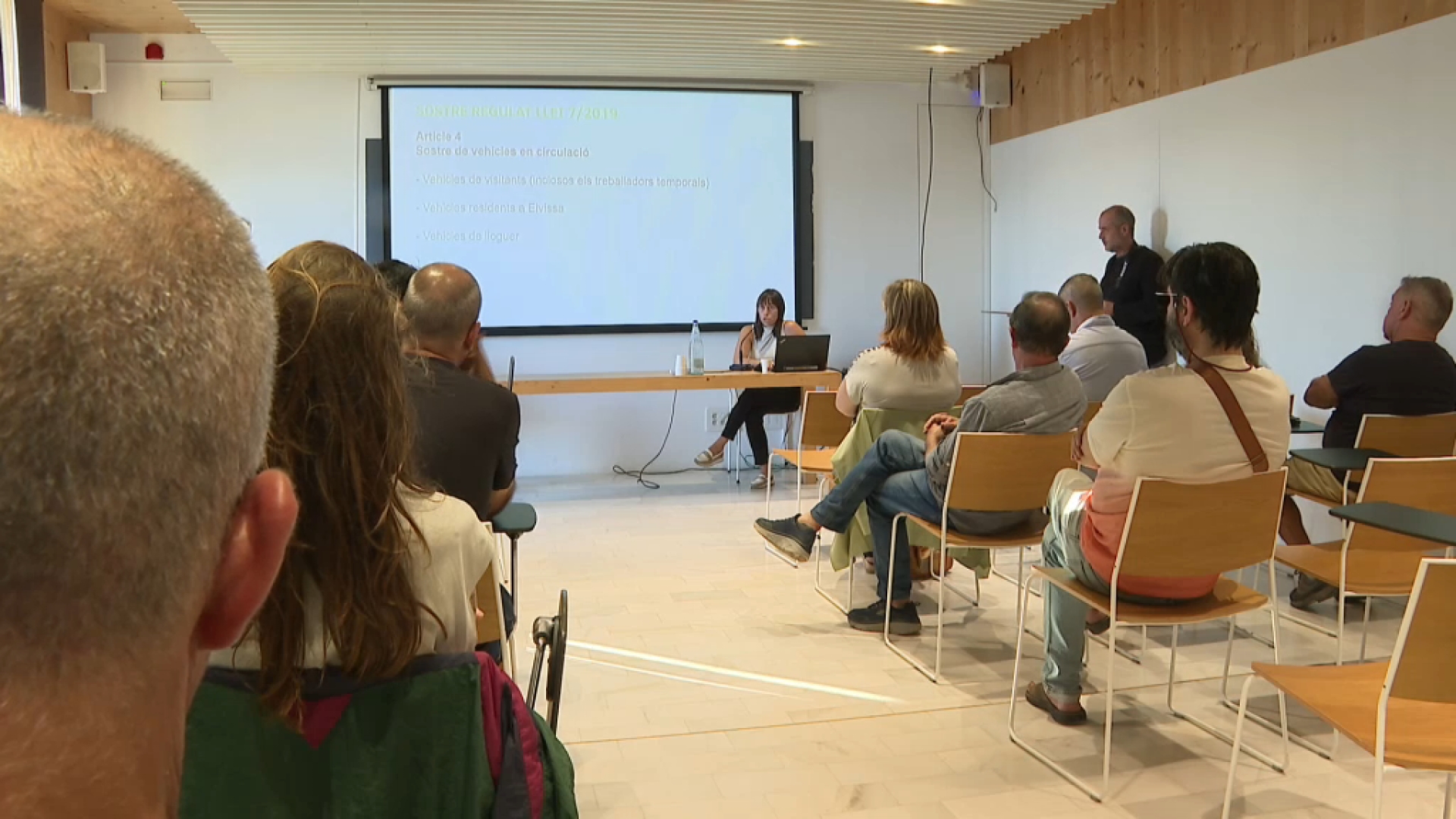 Formentera estudia introduir les etiquetes mediambientals en les quotes dels vehicles dels visitants