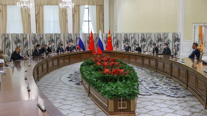 Jinping convida Putin a “liderar junts aquest món canviant”
