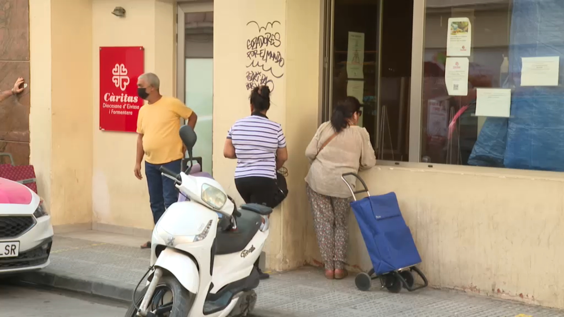 “És intolerable que treballant 40 hores a la setmana hagis de venir a buscar aliments”