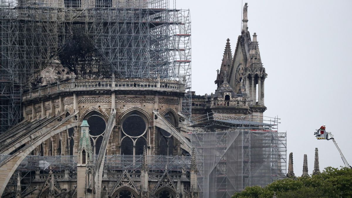 L%E2%80%99incendi+de+Notre-Dame+est%C3%A0+extingit