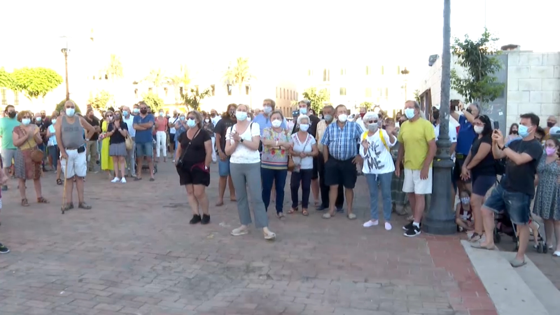 Prop de 200 persones contra el turisme d’excessos durant les festes de Sant Joan