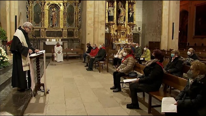 Les completes de Sant Antoni a Artà, sense públic