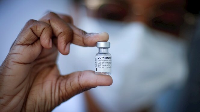 Següent torn: la població de 55 a 59 anys pot demanar cita per a vacunar-se