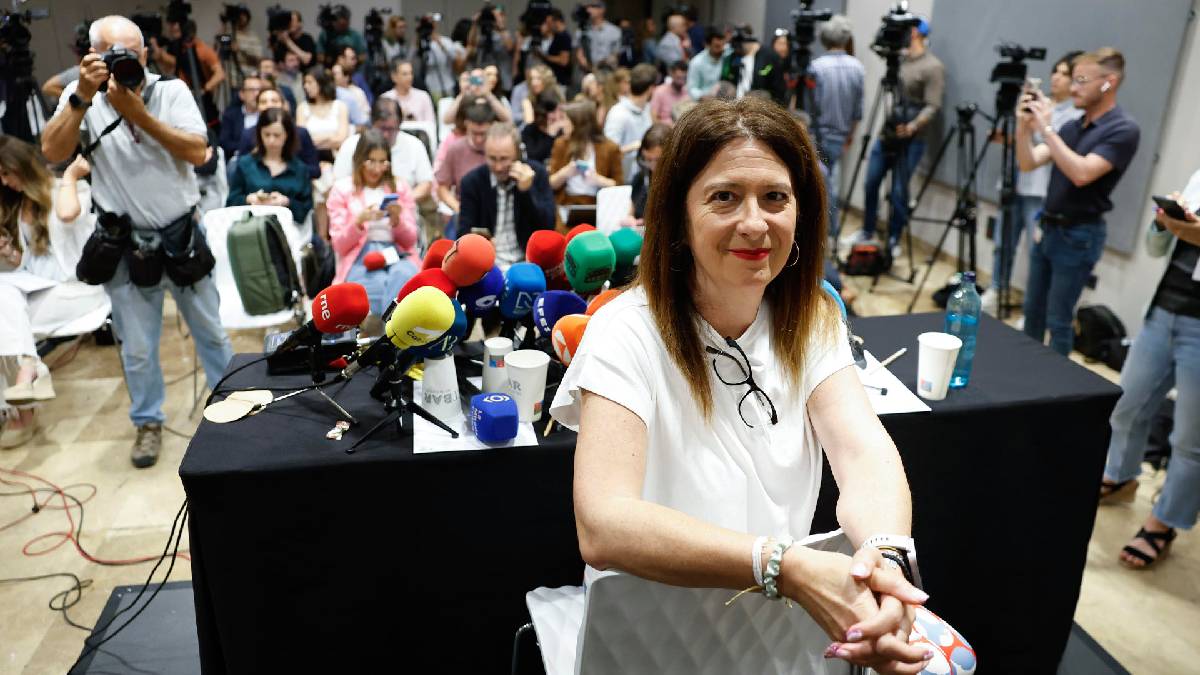 Leire Díez diu que no representa ningú: “Ni llanternera ni covarda”