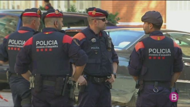 Detingut per apunyalar un home en ple carrer a Montcada i Reixac