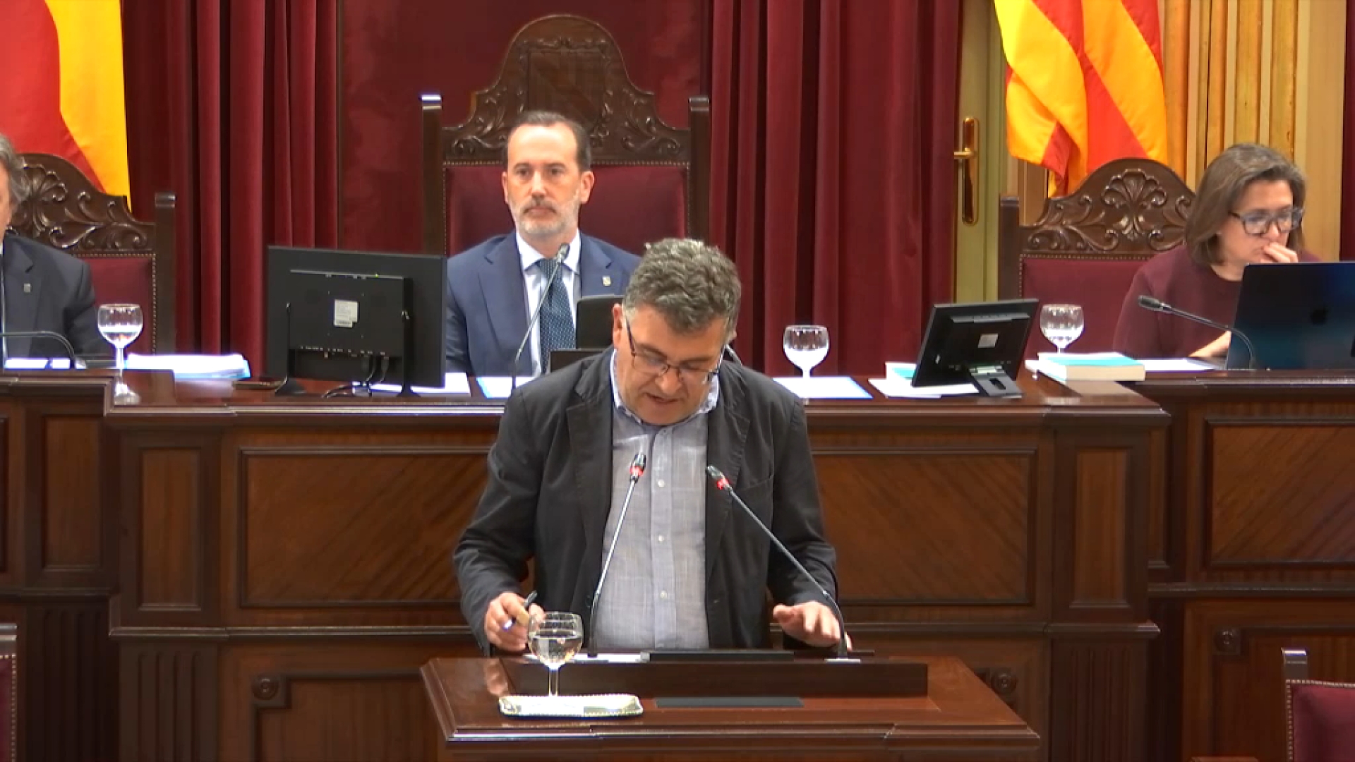El+PP+i+Vox+tiren+endavant+la+Llei+de+macrogranges+amb+l%E2%80%99esmena+que+blinda+la+supressi%C3%B3+del+catal%C3%A0+al+personal+sanitari