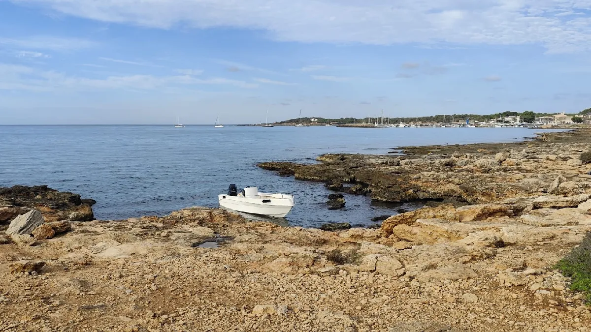 Arriben 17 migrants a Son Bieló, a la costa de Llucmajor